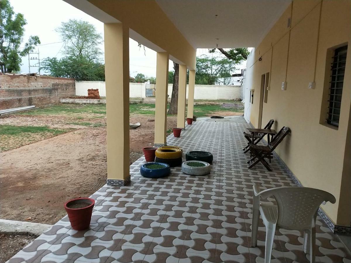 Mini Homestay Khajuraho Ngoại thất bức ảnh